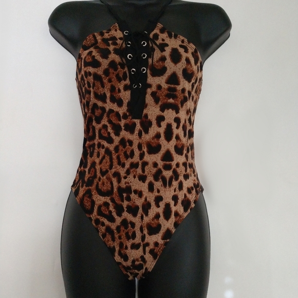 Leopard print lace bodysuit. - Picture 3 of 8